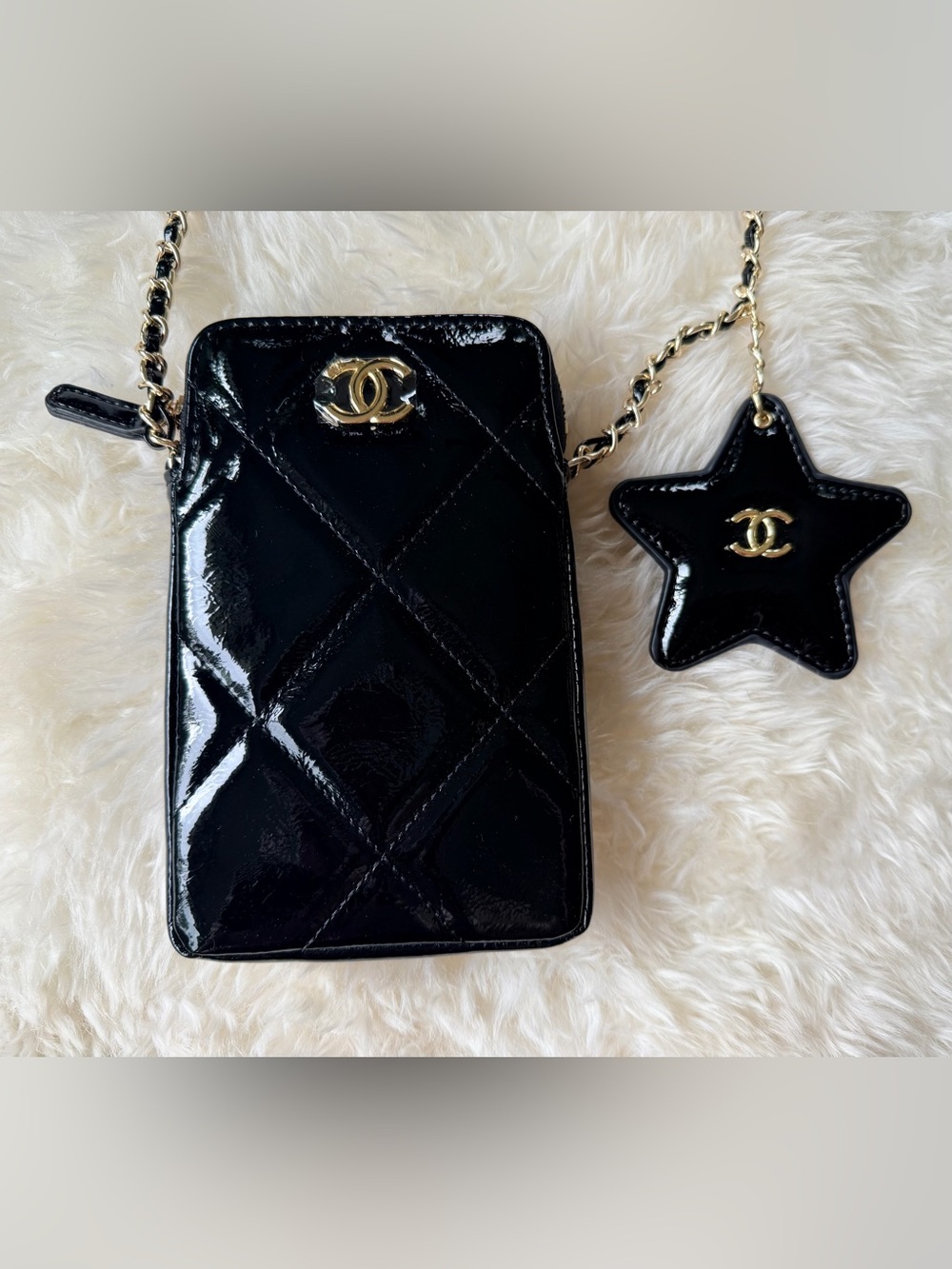 ***PRICE FIRM*** Chanel Makeup Crossbody Phone Pouch with Star Mirror NEW in Box - Picture 3 of 16